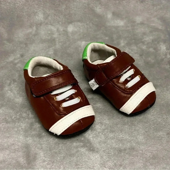 Jack and Lily-NWOT Leather baby/newborn Shoes-Football Design. 0-6 months - Picture 1 of 6